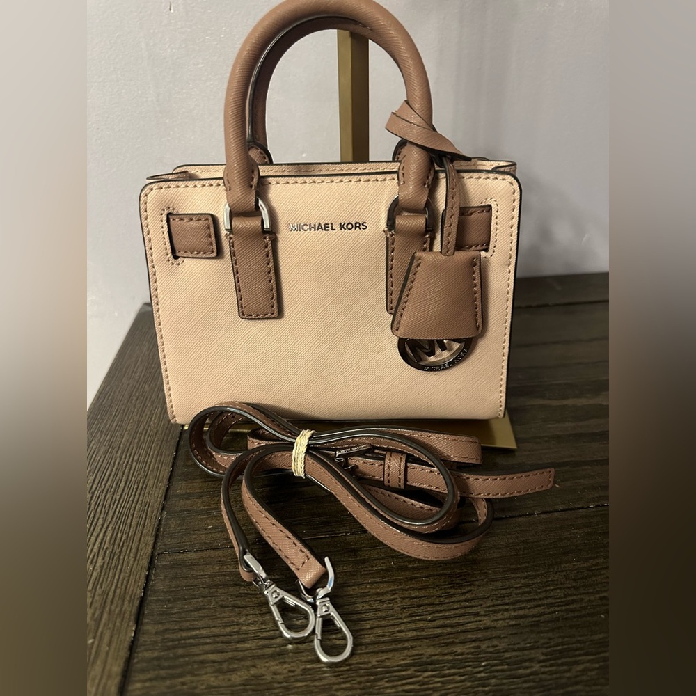 Michael kors crossbody mini bag